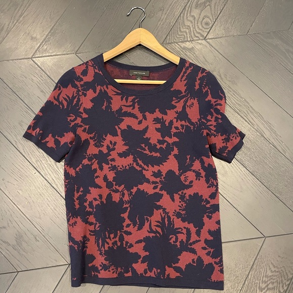 Ann Taylor knit top size small - Picture 1 of 1